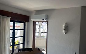 Spacious Two Bedroom Apt, 200M From The Beach